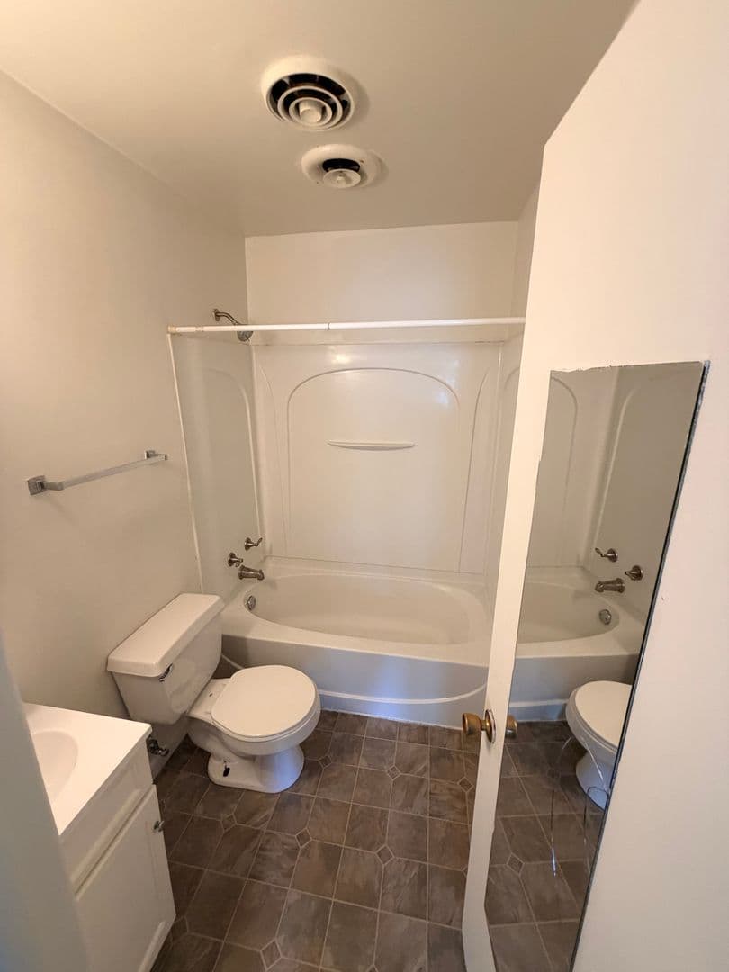 Bloomington Apartment: 2106 E 2nd Street