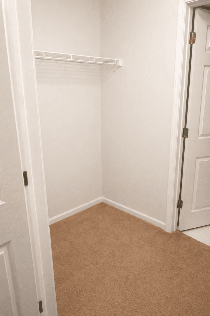 West Lafayette Apartment: 2252 Sagamore Parkway West