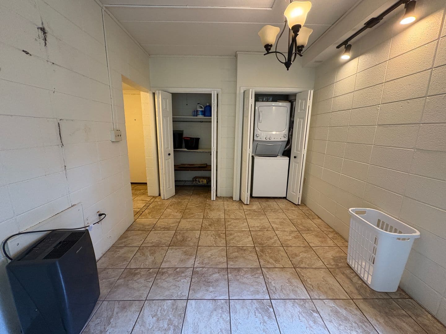 Blacksburg Apartment: 900 Brightwood Manor Unit B4