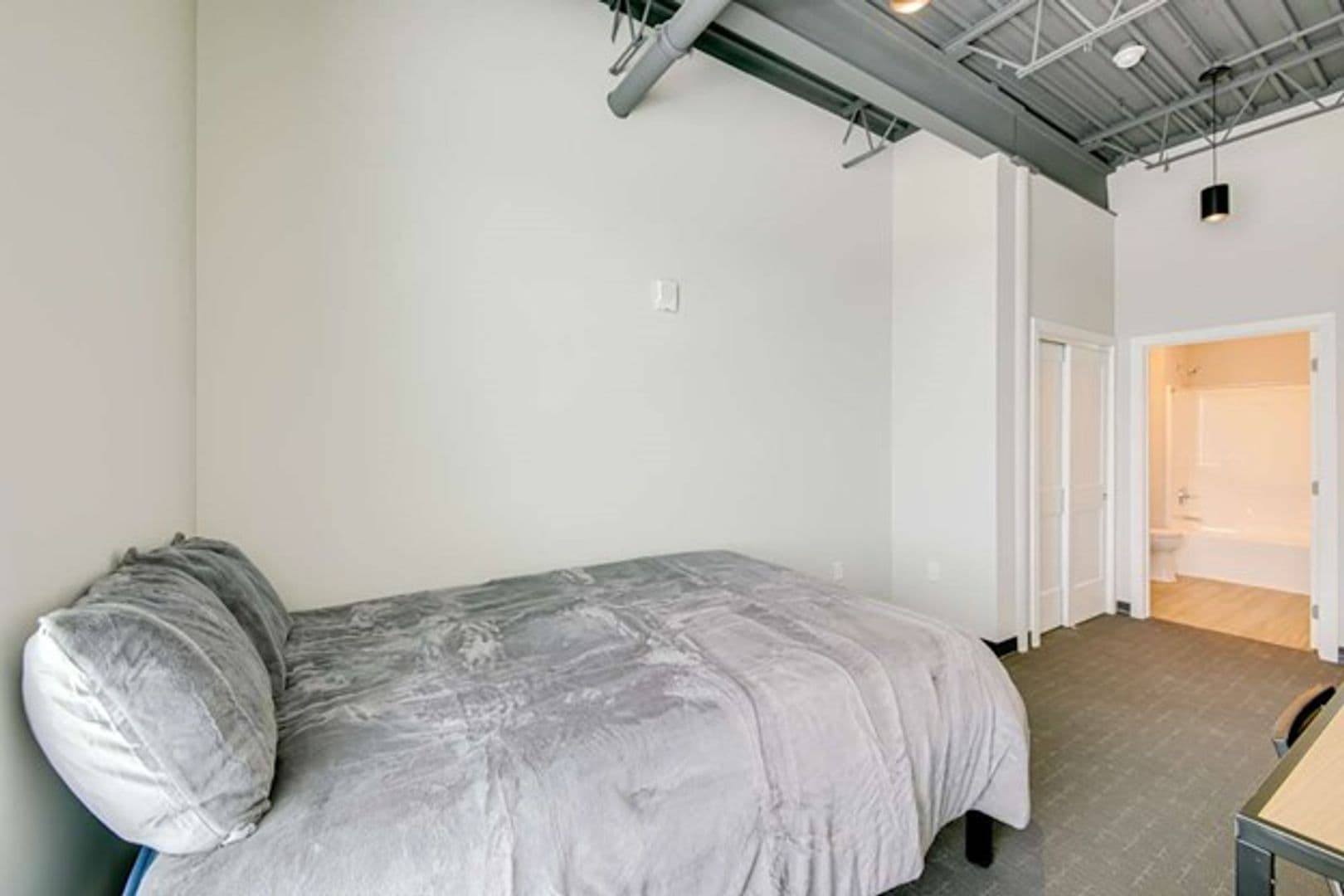 Bloomington Apartment: 2611 East 3rd Street