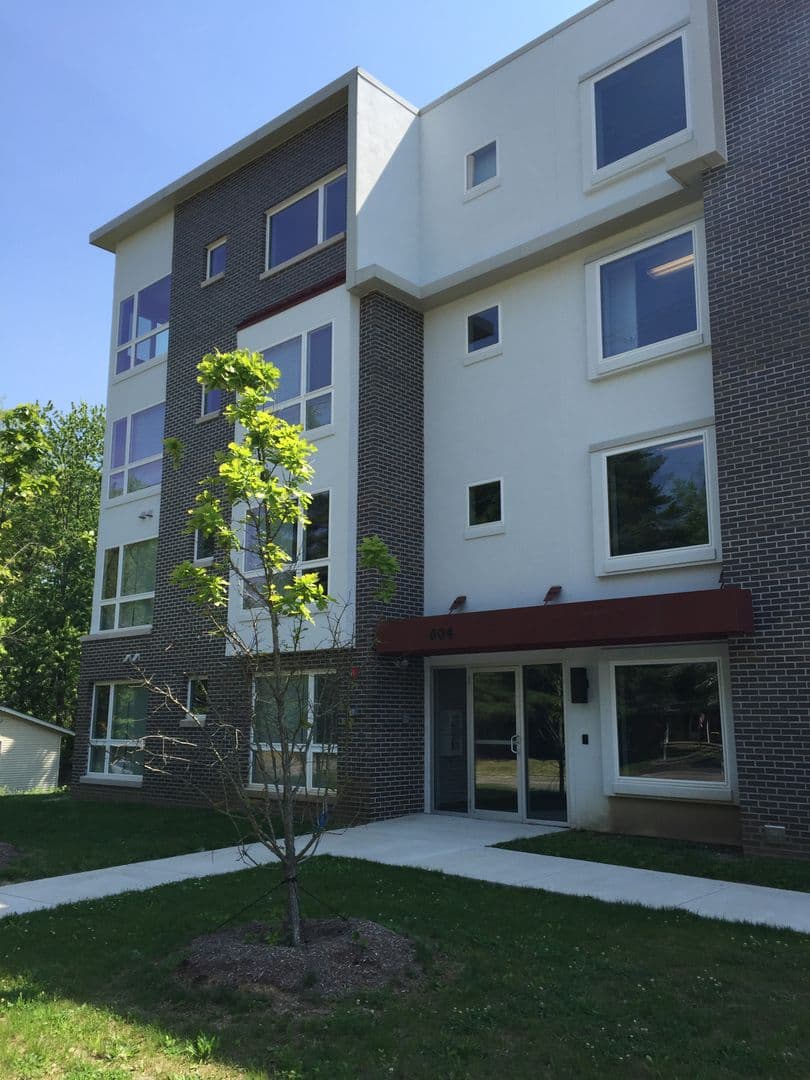Bloomington Apartment: 604 N. Smith Road