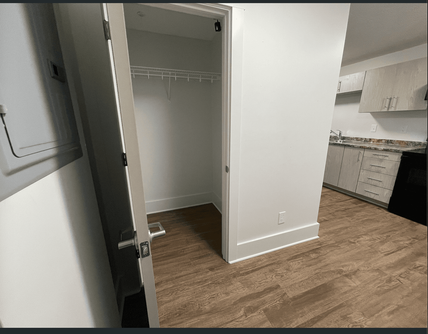 Lafayette Apartment: 300 N. 5th Street