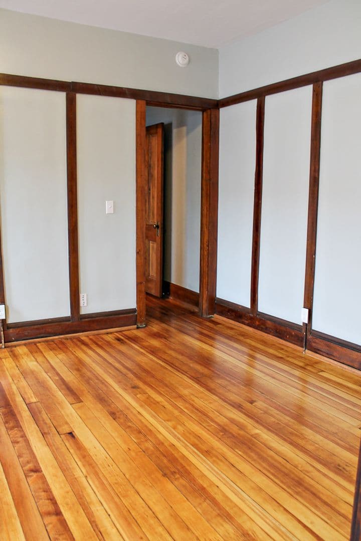 Lafayette Apartment: 18 S. 4th Street