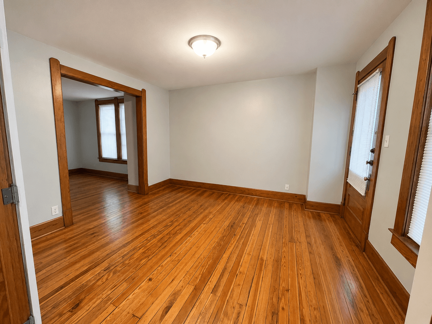 Lafayette Apartment: 320 Alabama Street