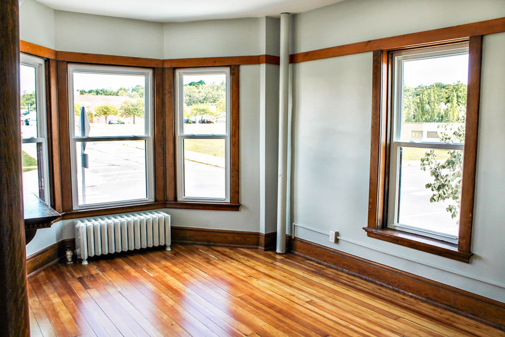 Lafayette Apartment: 18 S. 4th Street