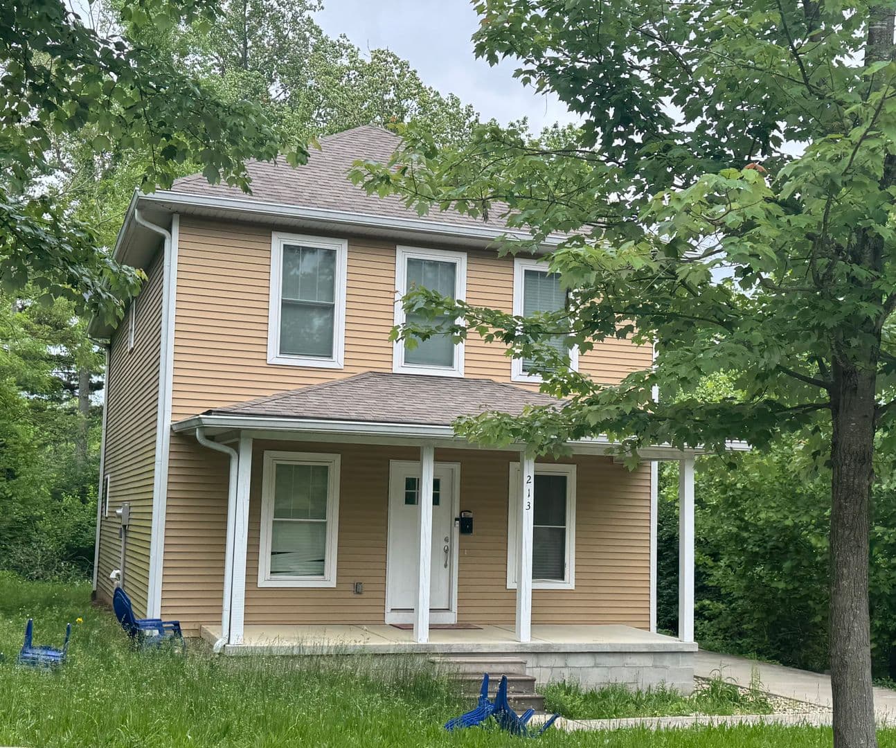 Bloomington House: 213 S Roosevelt Street