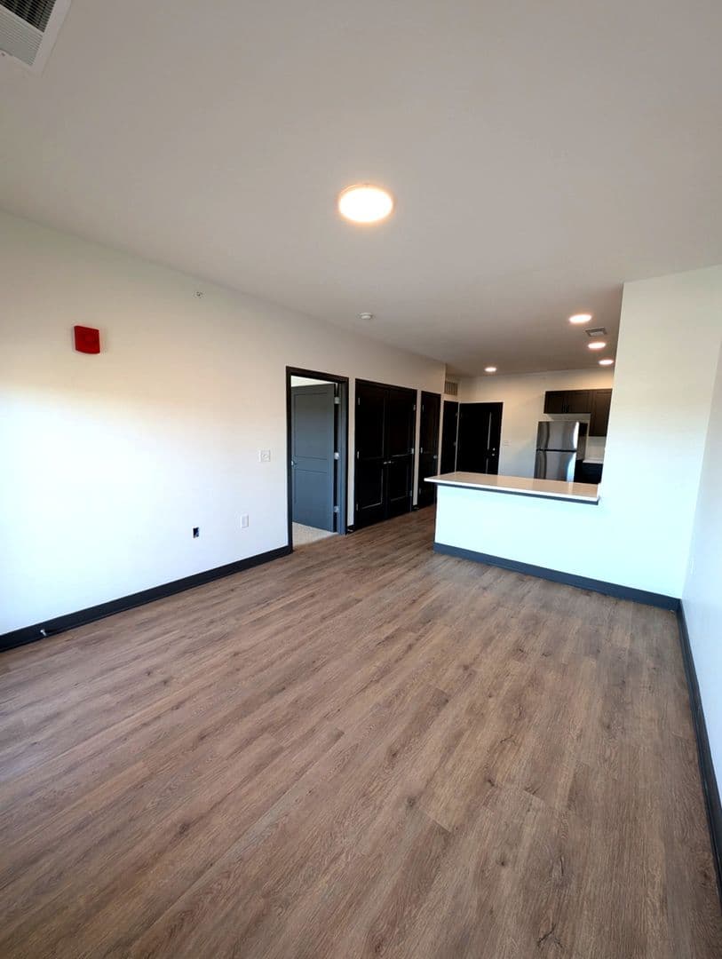 Lafayette Apartment: 3210-3243 Peninsula Pointe Circle W