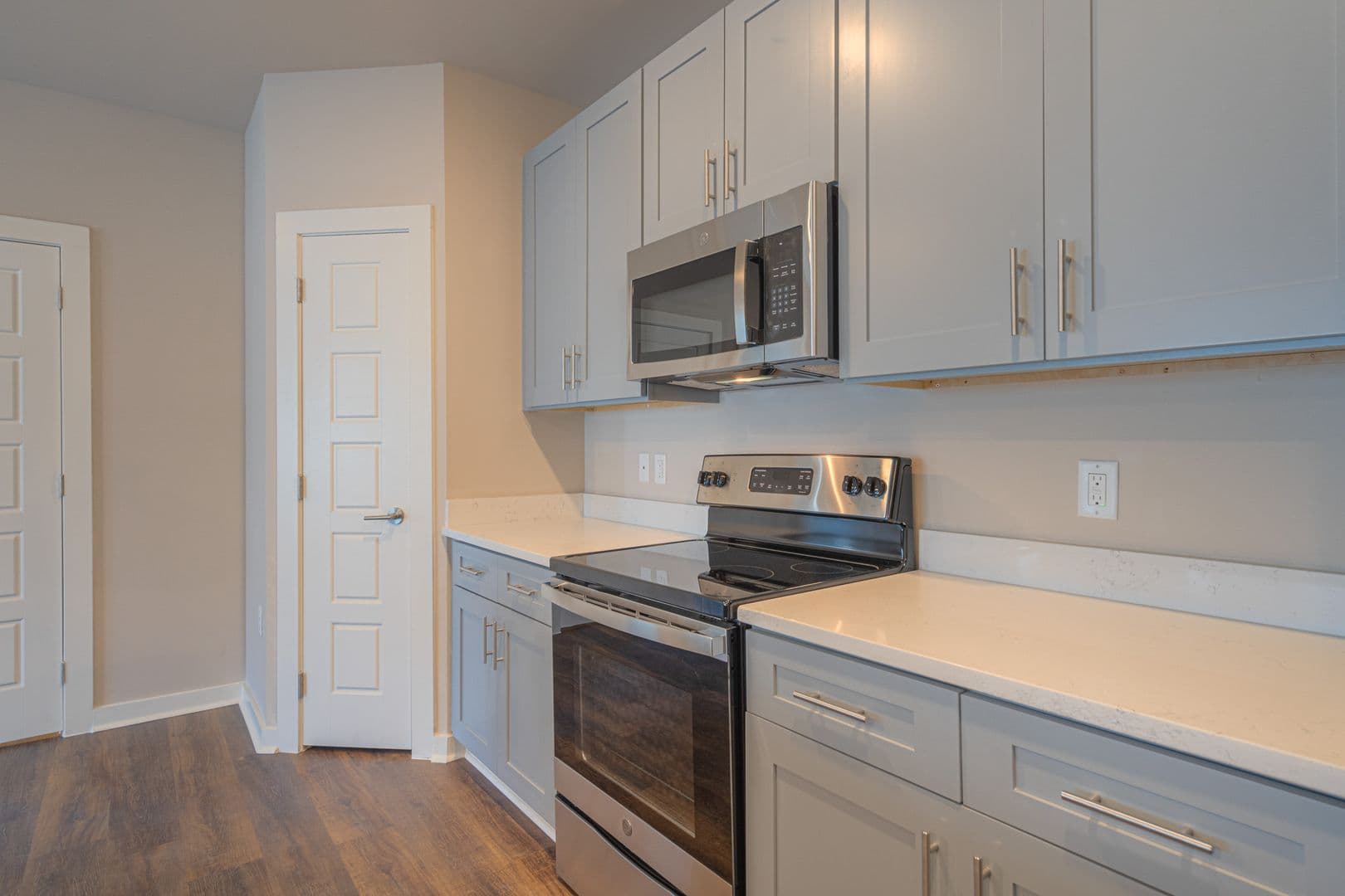 Blacksburg Apartment: Steading Lane