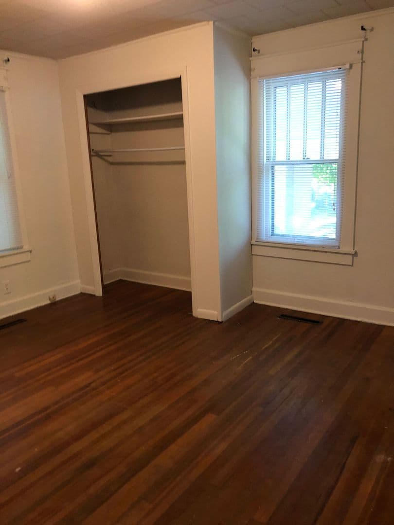 Bloomington House: 207 E 12th Street