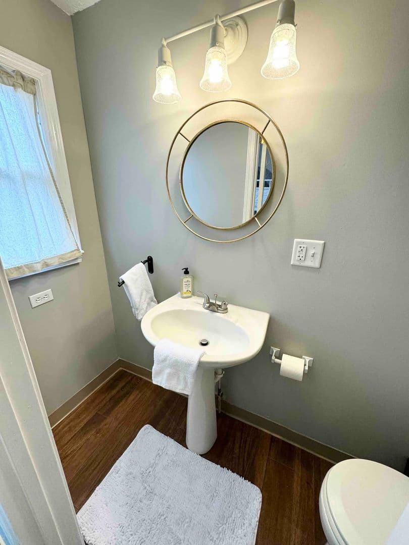 Bloomington House: 2708 S Rogers - 2708