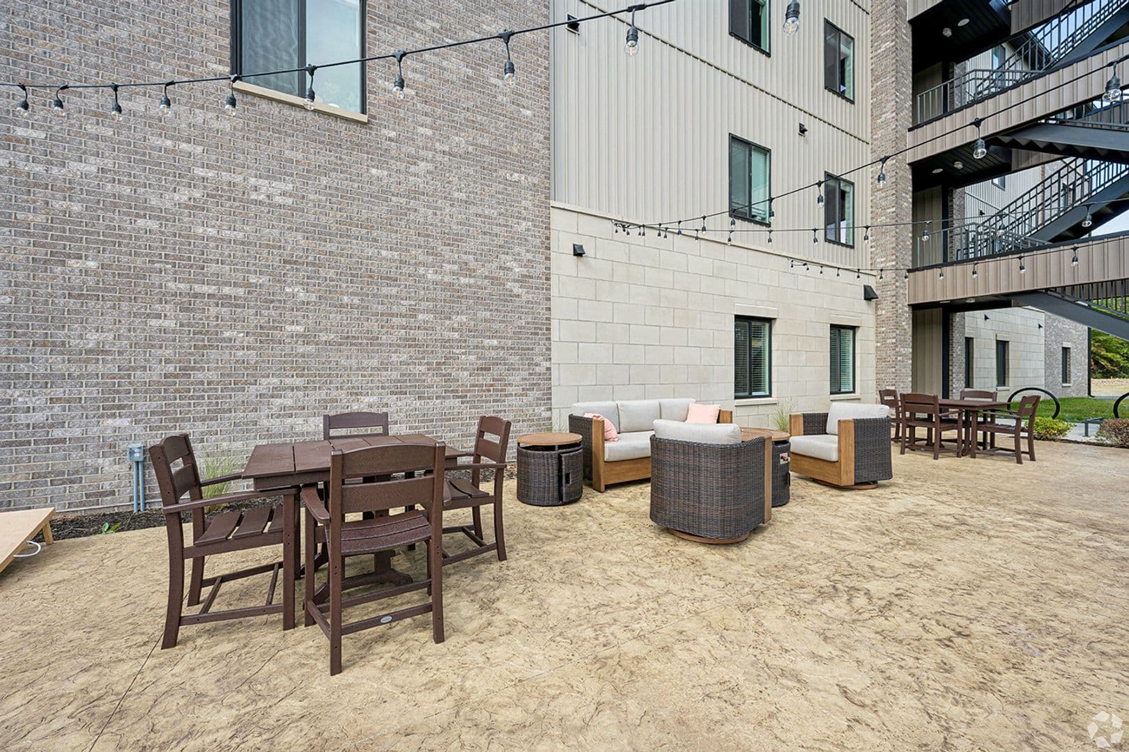 West Lafayette Apartment: 2555-2575 Neil Armstrong Dr