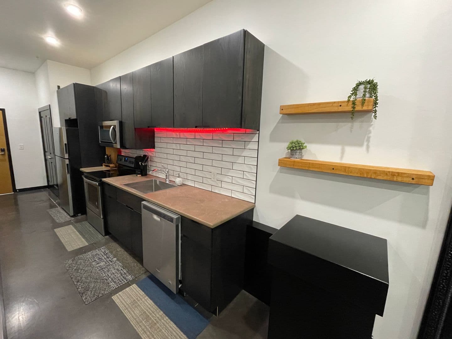 Bloomington Apartment: 217 W 6th St.