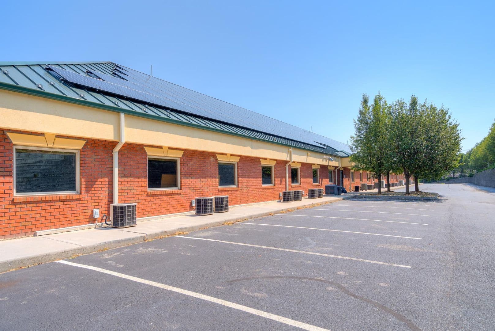 Christiansburg Apartment: Oak Tree Blvd