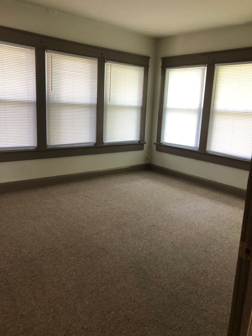 Bloomington House: 415 N Lincoln Street