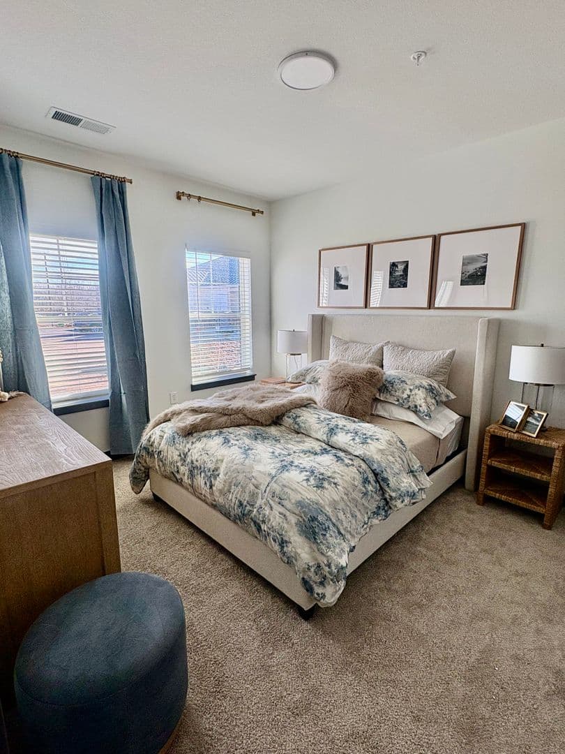 Lafayette Apartment: 3210-3243 Peninsula Pointe Circle W
