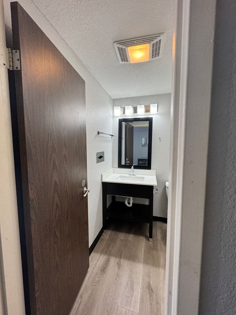 Bloomington Apartment: 1722 N Walnut St.