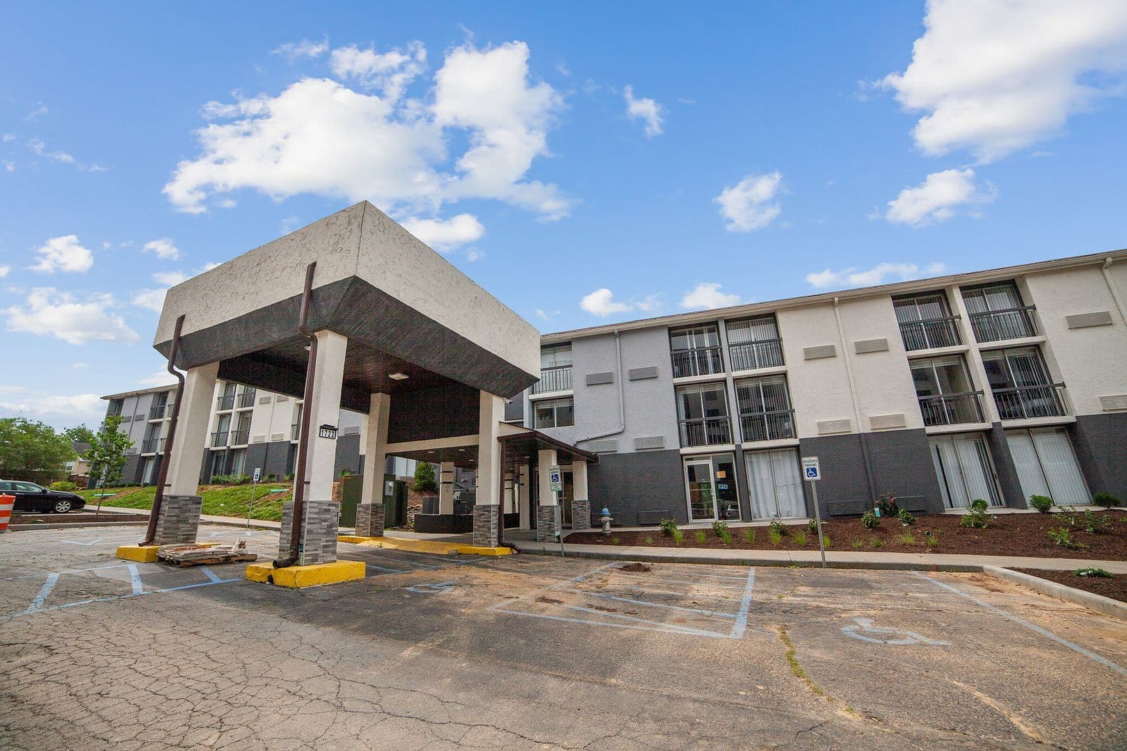 Bloomington Apartment: 1722 N Walnut St.