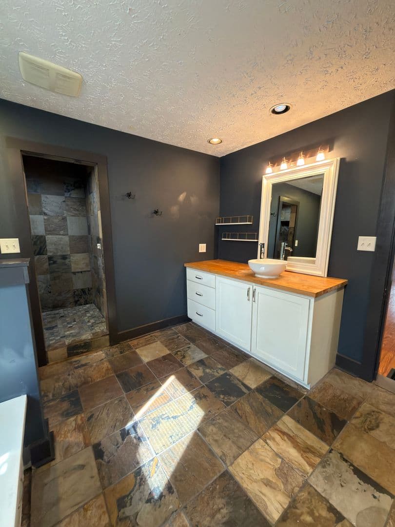 Bloomington Apartment: 420 W 13th Street