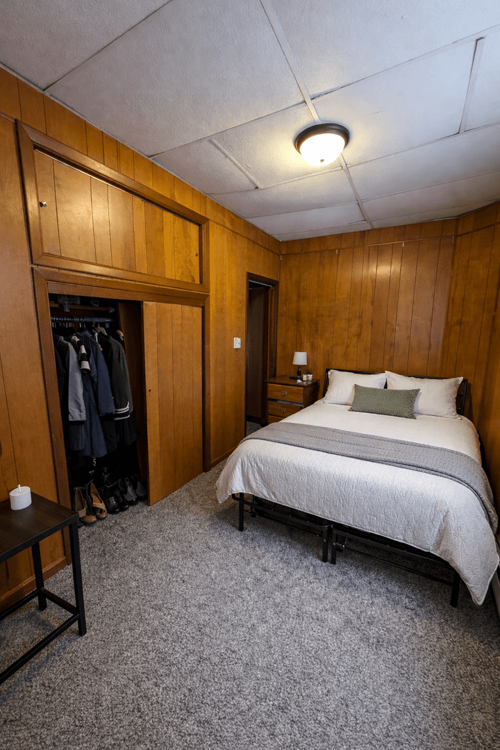 Lafayette Apartment: 1708 Main Street