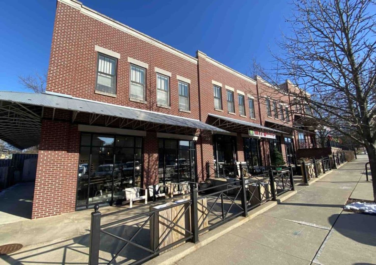 Bloomington Apartment: 581 E Hillside Dr