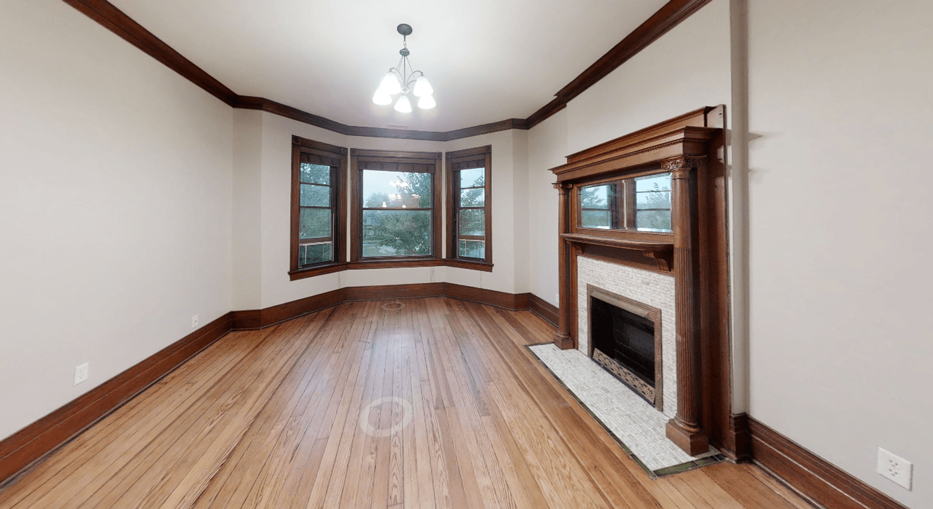 Lafayette Apartment: 711 South Street