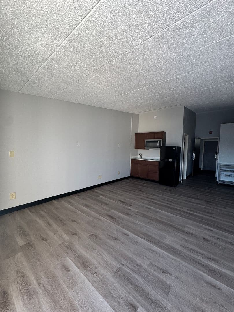 Bloomington Apartment: 1722 N Walnut St.