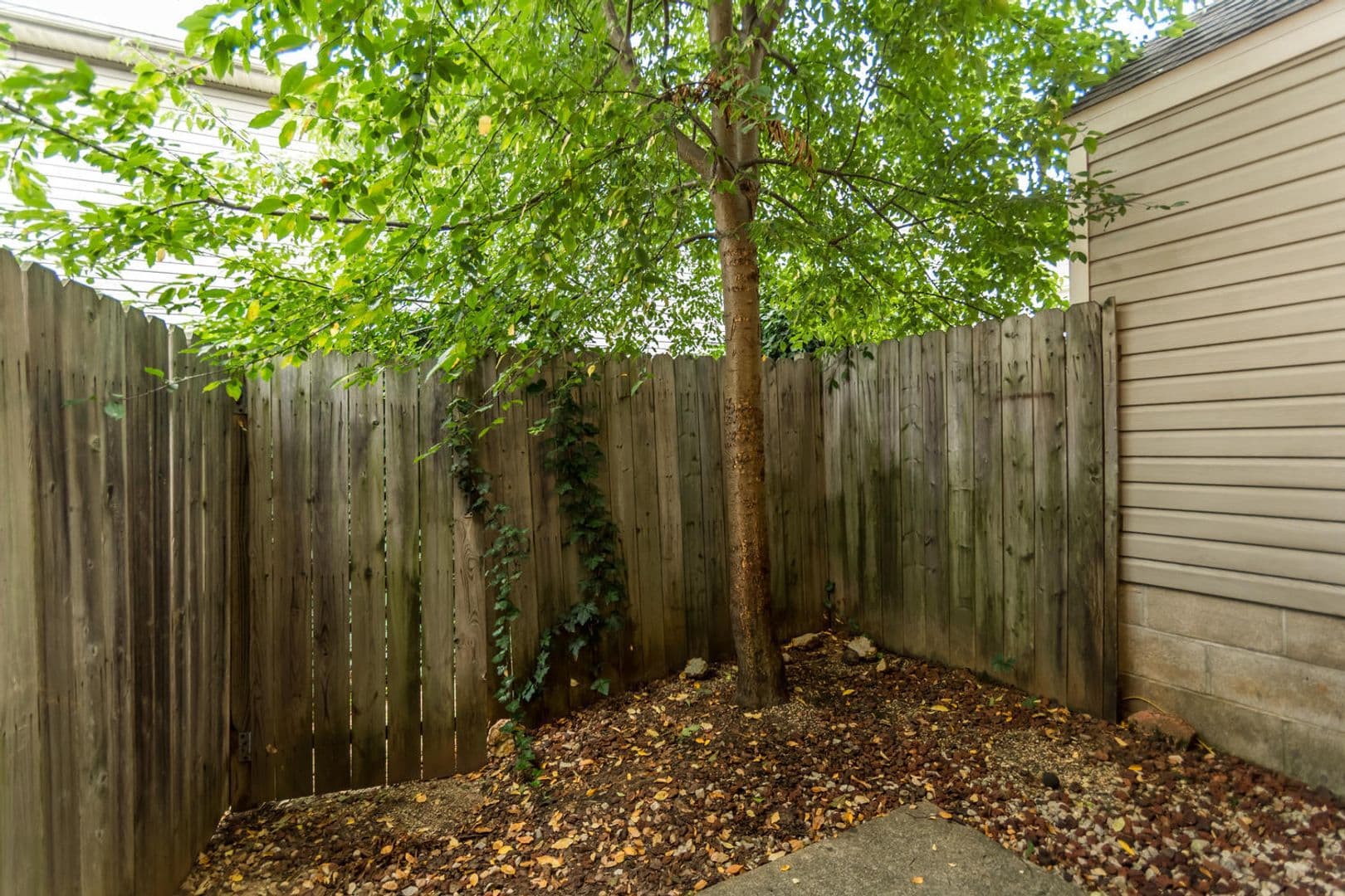 Bloomington Townhome: 730 E Sherwood Hills Dr