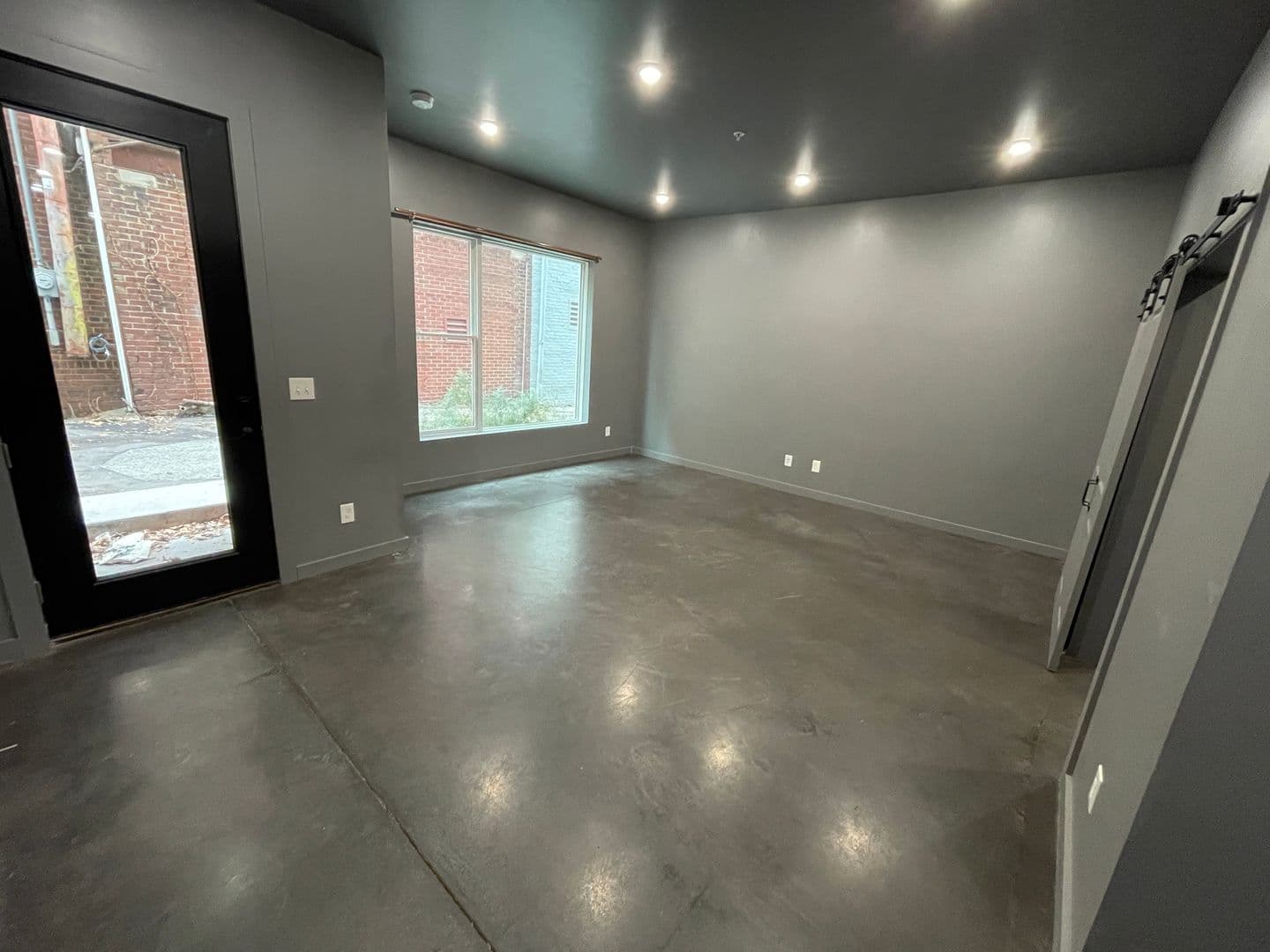 Bloomington Apartment: 217 W 6th St.