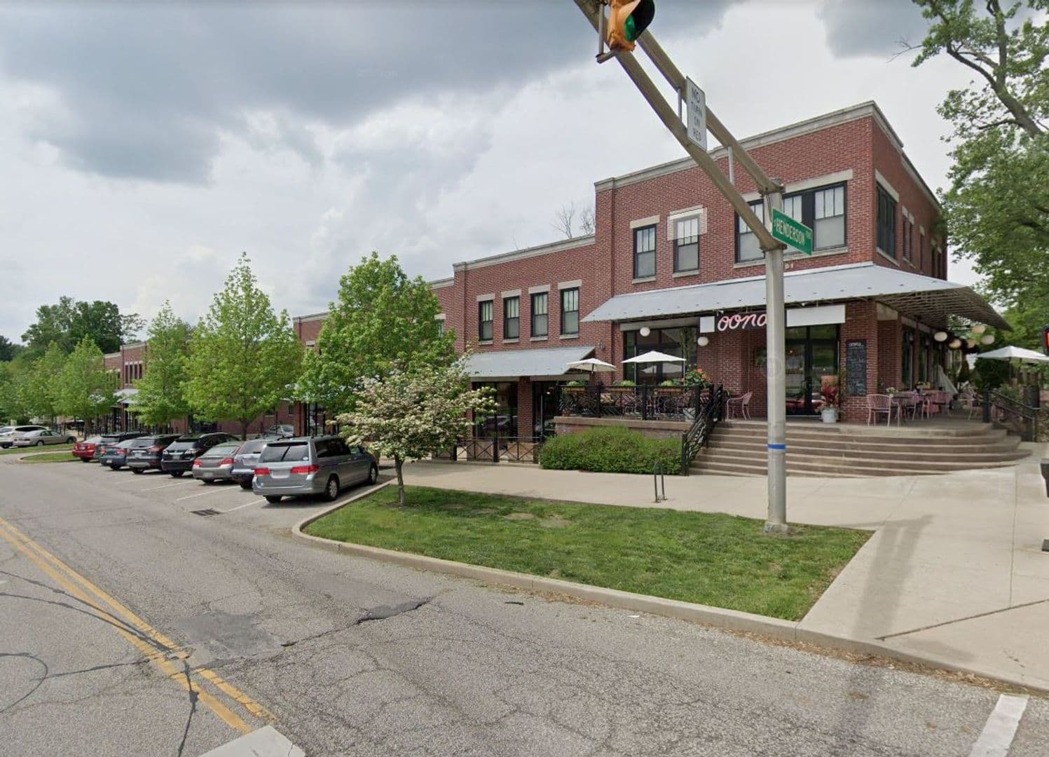 Bloomington Apartment: 581 E Hillside Dr