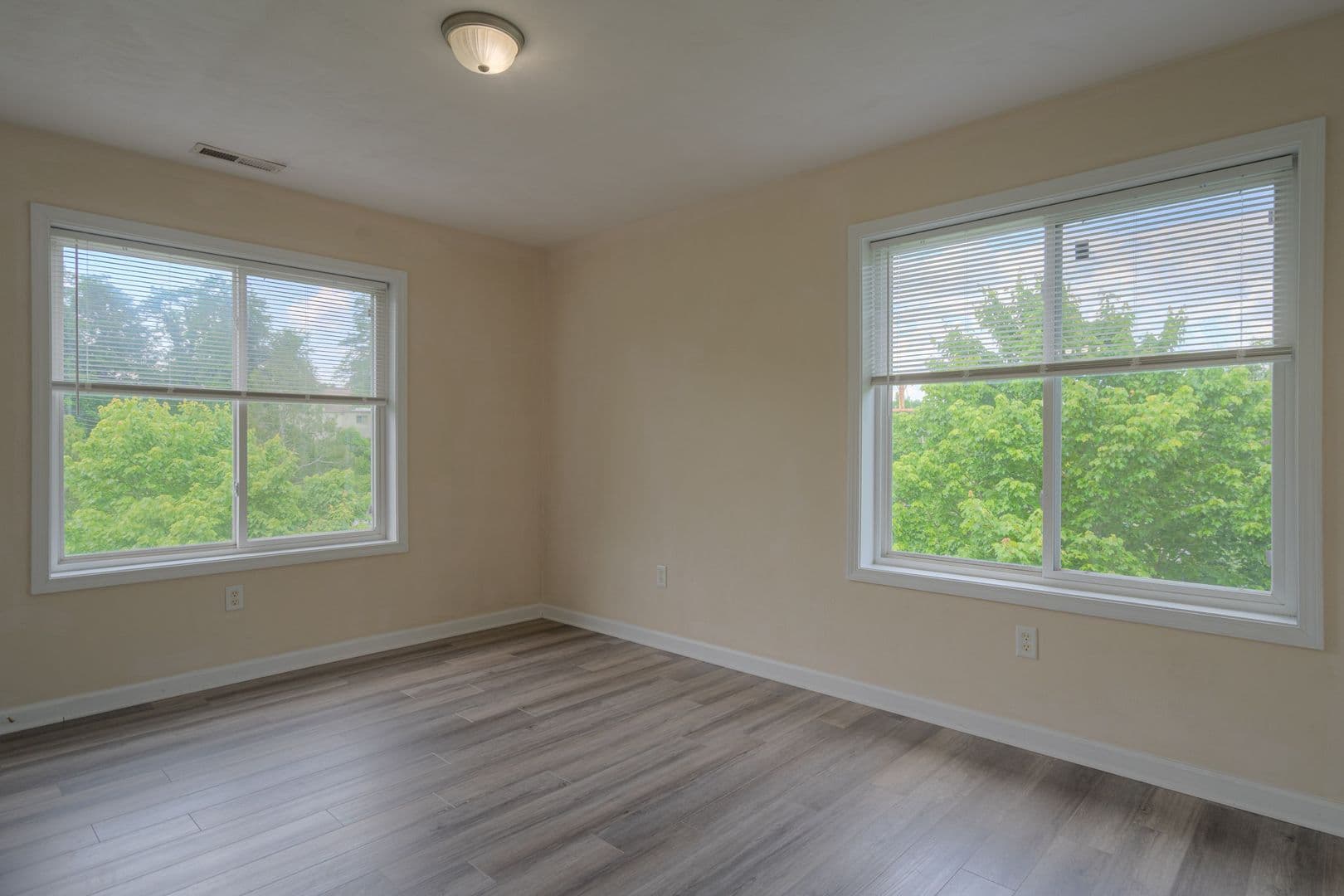 Blacksburg Apartment: 200 Fairfax Road