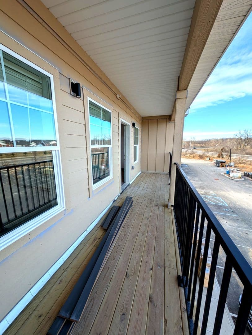 Lafayette Apartment: 3210-3243 Peninsula Pointe Circle W