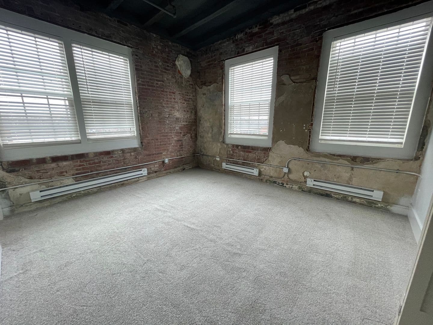 Lafayette Apartment: 300 N. 5th Street