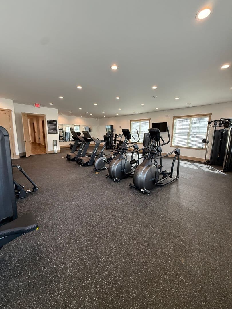 Lafayette Apartment: 3210-3243 Peninsula Pointe Circle W