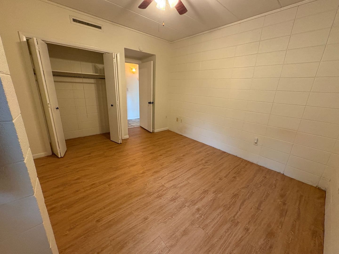 Blacksburg Apartment: 900 Brightwood Manor Unit B4