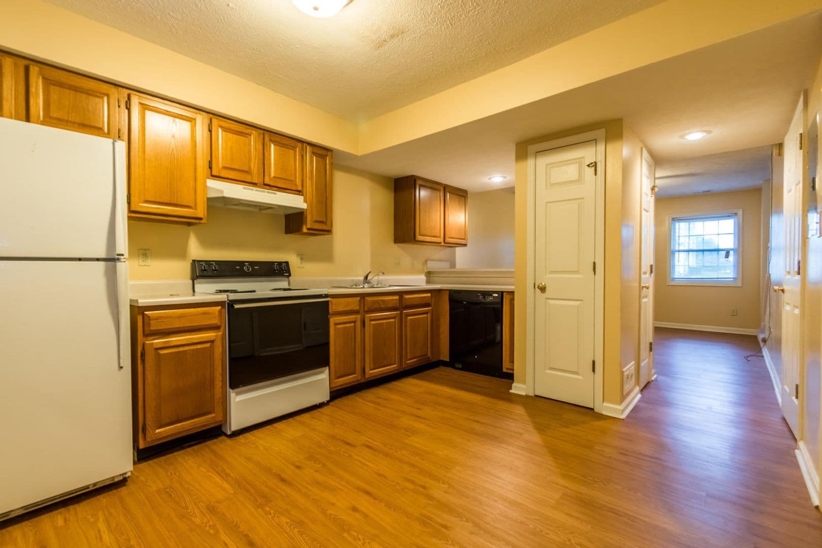 Bloomington Townhome: 730 E Sherwood Hills Dr