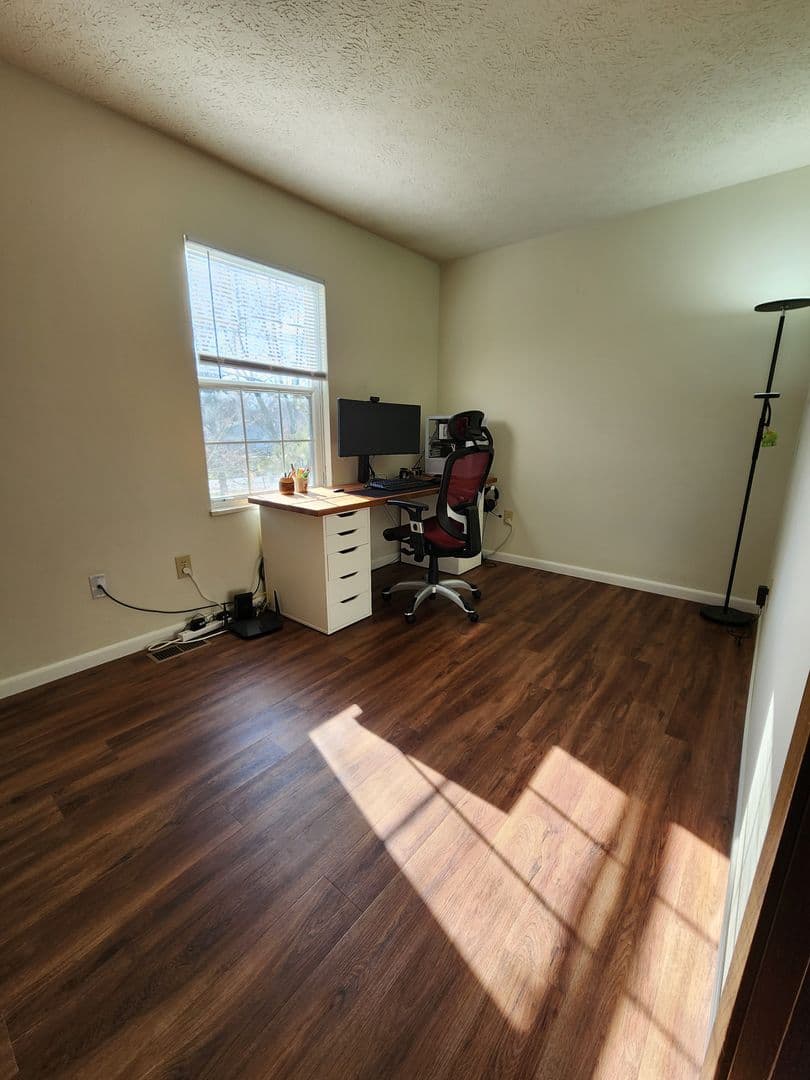 Bloomington House: 2494 S Burberry Lane