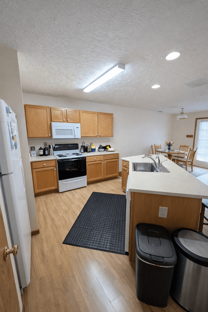 West Lafayette Apartment: 3850 Amber Court