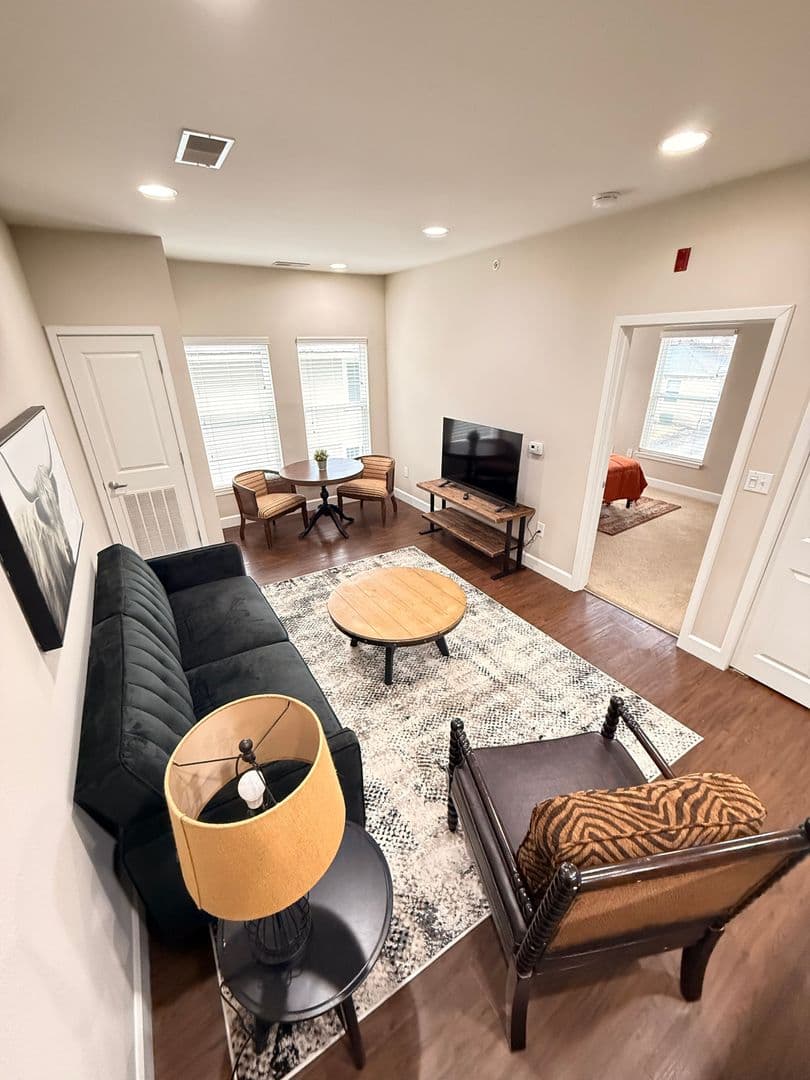 Bloomington Apartment: 609 S Henderson St.