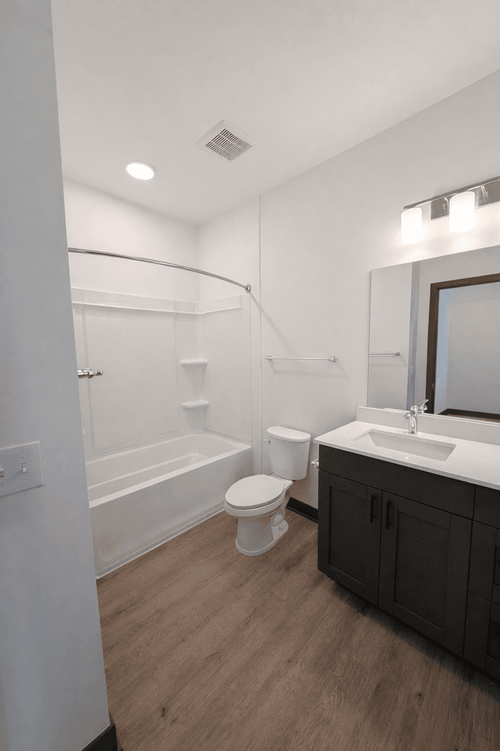 Lafayette Apartment: 3210-3243 Peninsula Pointe Circle W