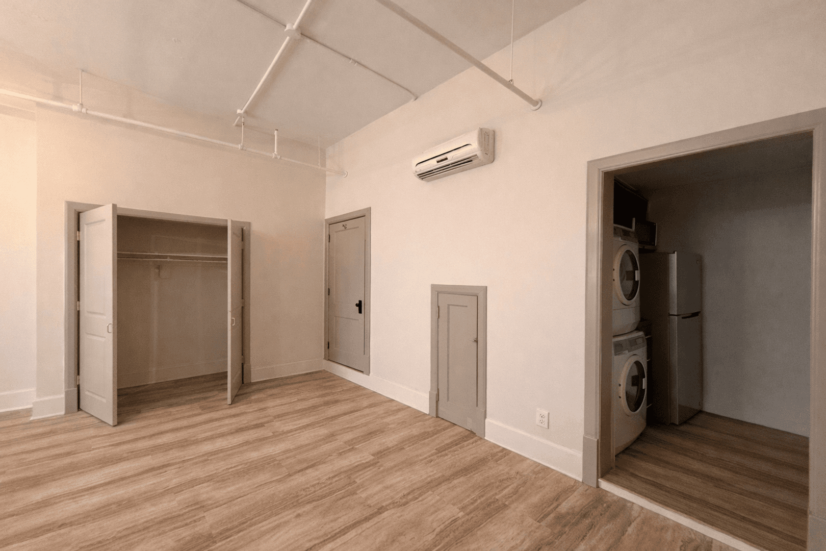 Lafayette Apartment: 216 North 4th Street
