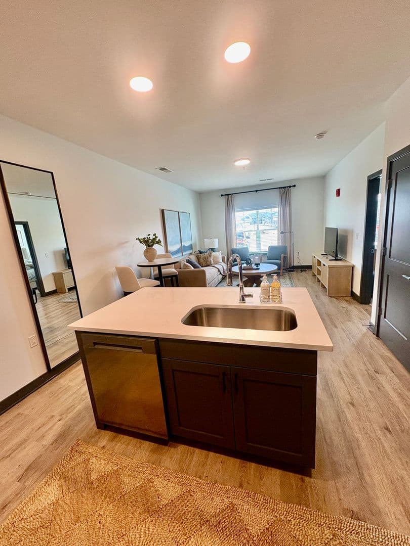Lafayette Apartment: 3210-3243 Peninsula Pointe Circle W