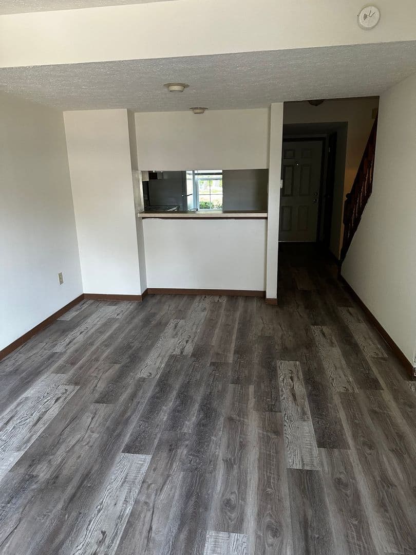 Bloomington House: 2346 S Burberry Lane