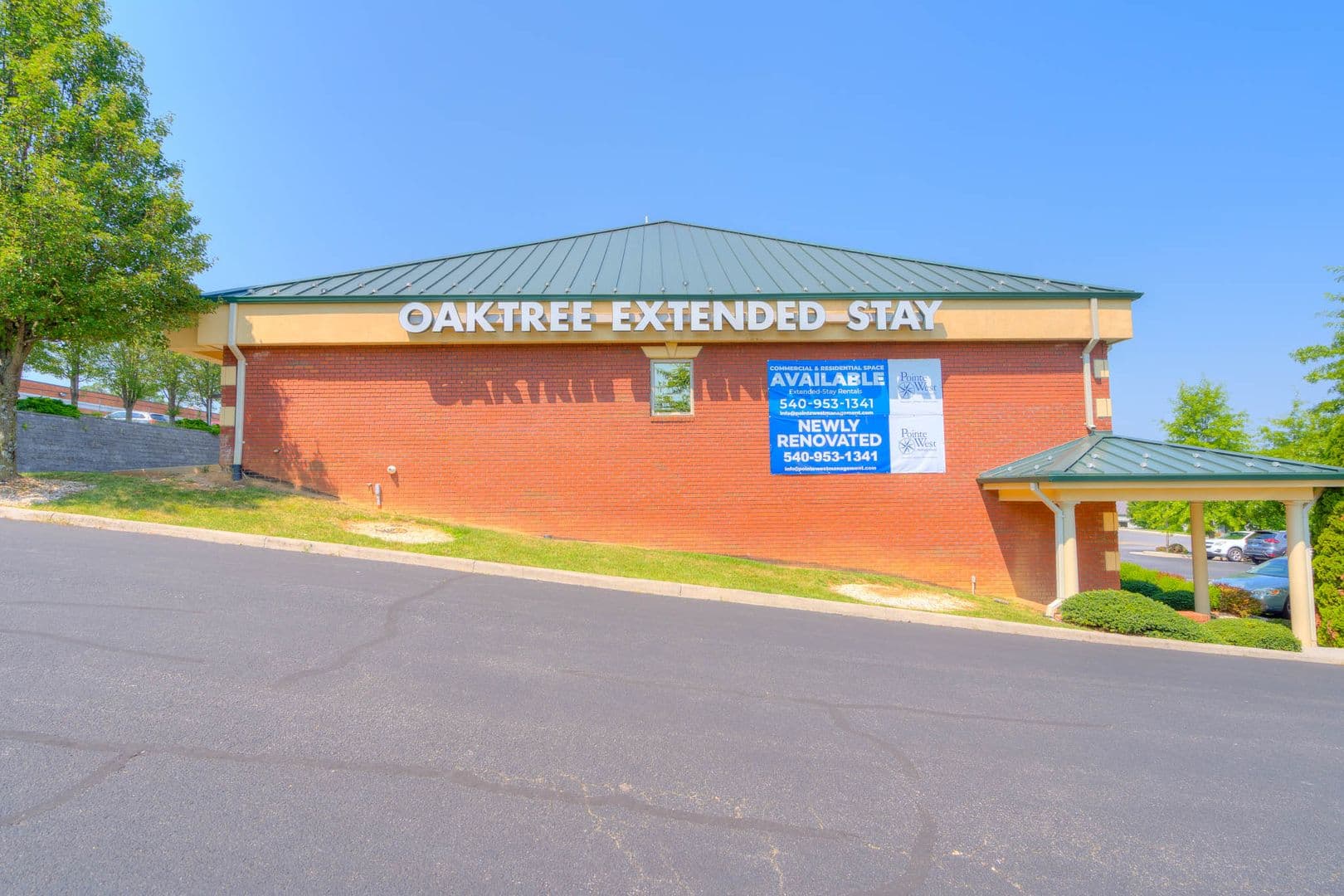 Christiansburg Apartment: Oak Tree Blvd