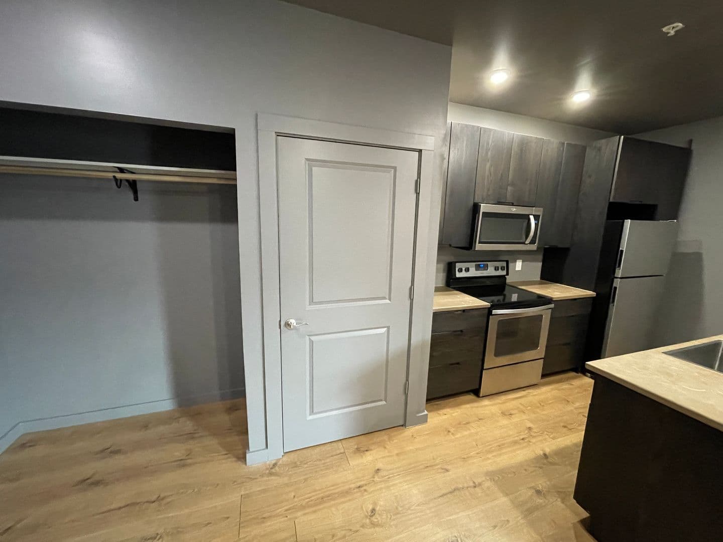 Bloomington Apartment: 217 W 6th St.