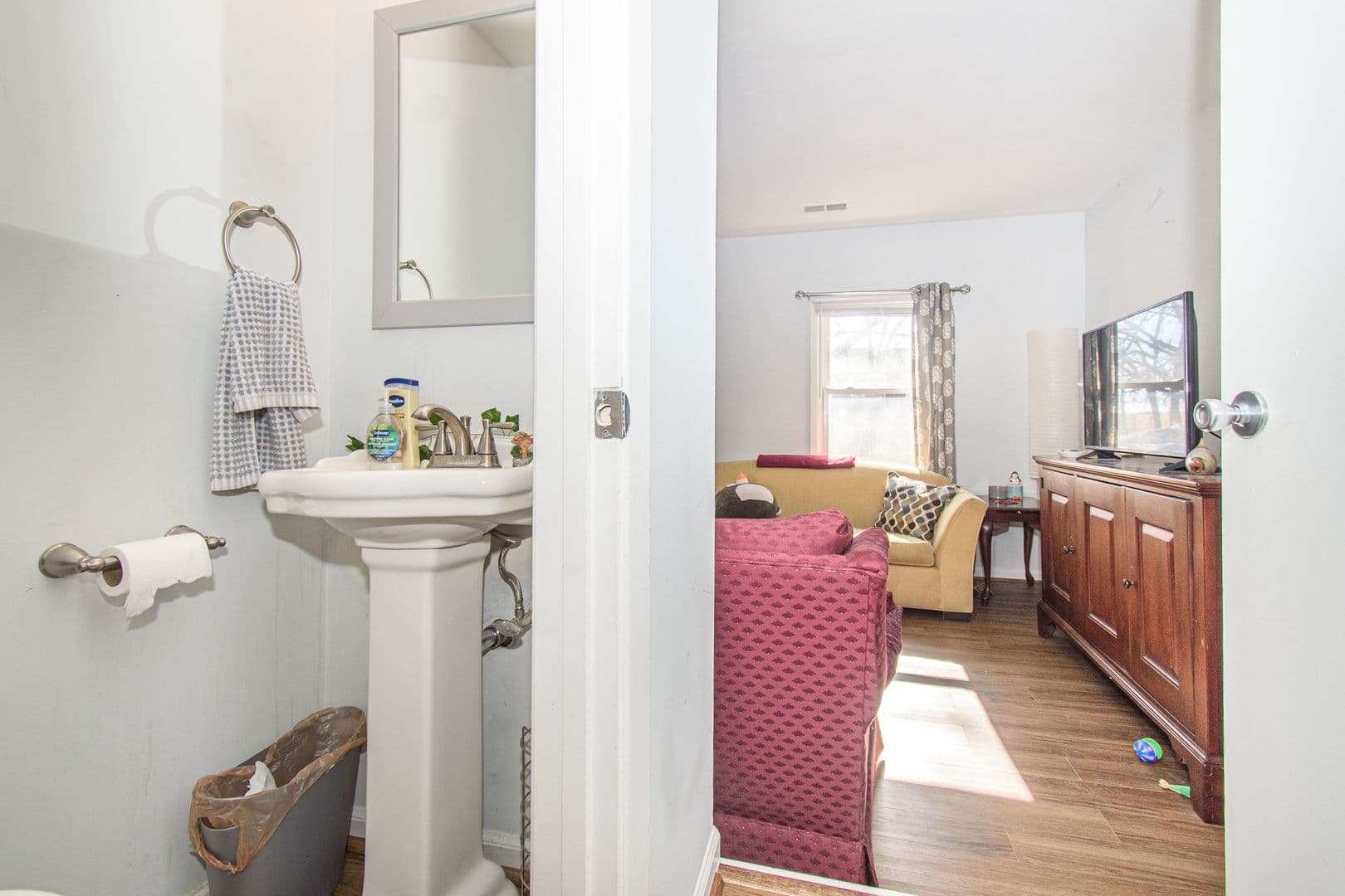 Blacksburg House: 222 Huntington Ln