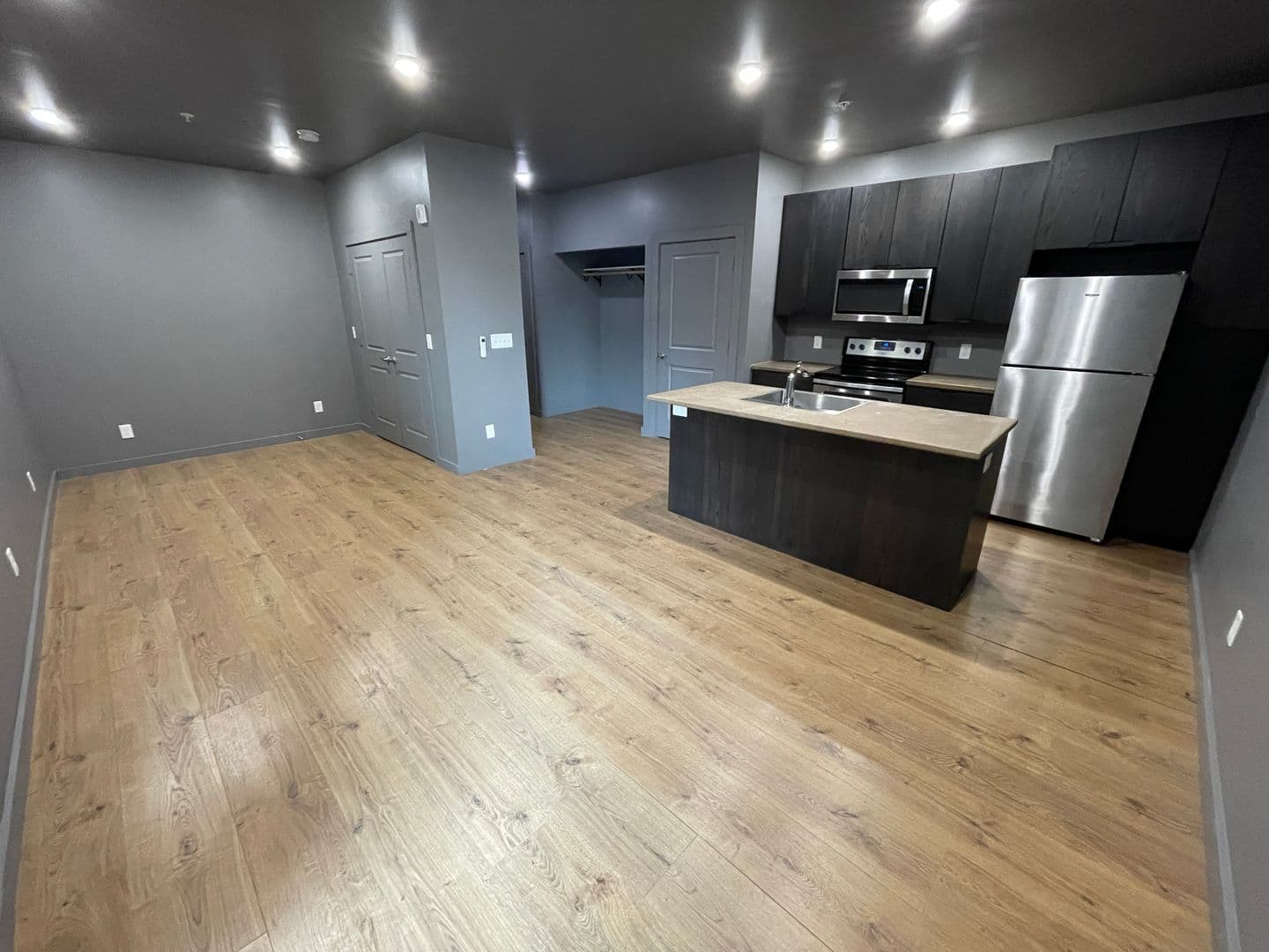 Bloomington Apartment: 217 W 6th St.