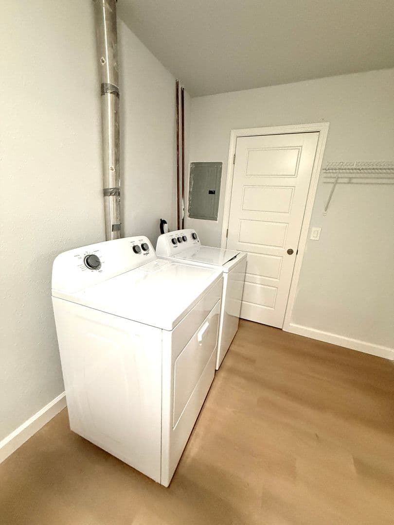 Blacksburg Apartment: 701 South Main St.