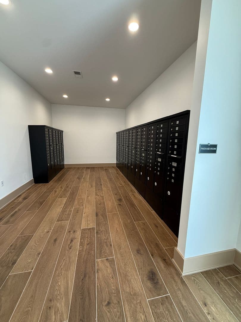 Lafayette Apartment: 3210-3243 Peninsula Pointe Circle W