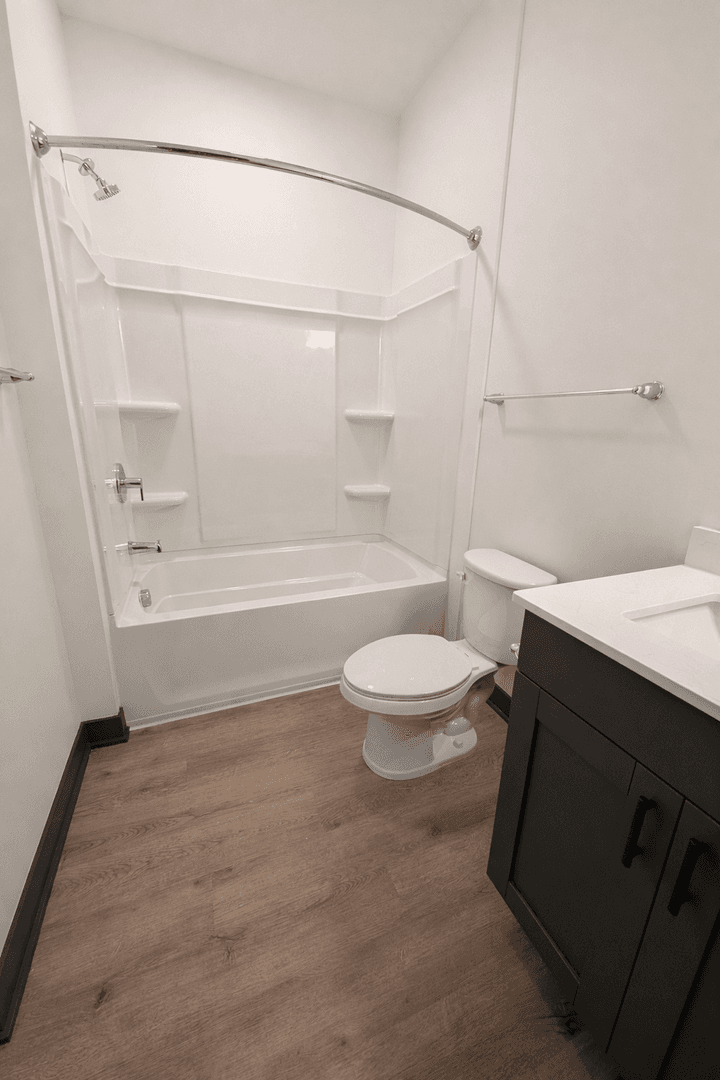 Lafayette Apartment: 3210-3243 Peninsula Pointe Circle W