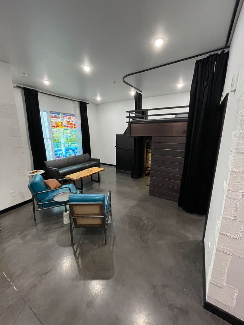 Bloomington Apartment: 217 W 6th St.